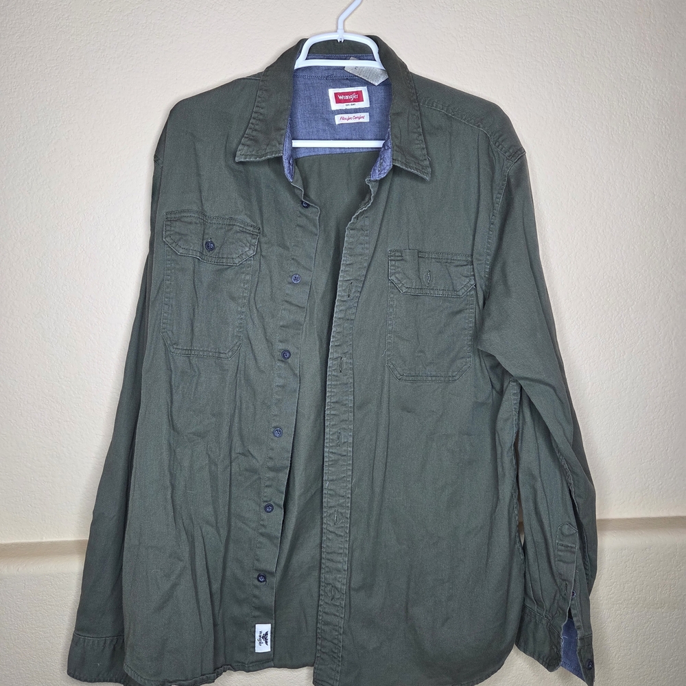 Wrangler Men's Green Button Down Shirt